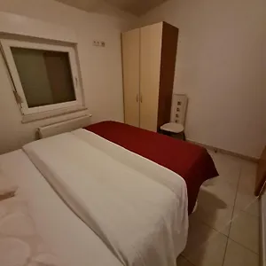 Apartman Apartments And Rooms Niki 2, Kastela